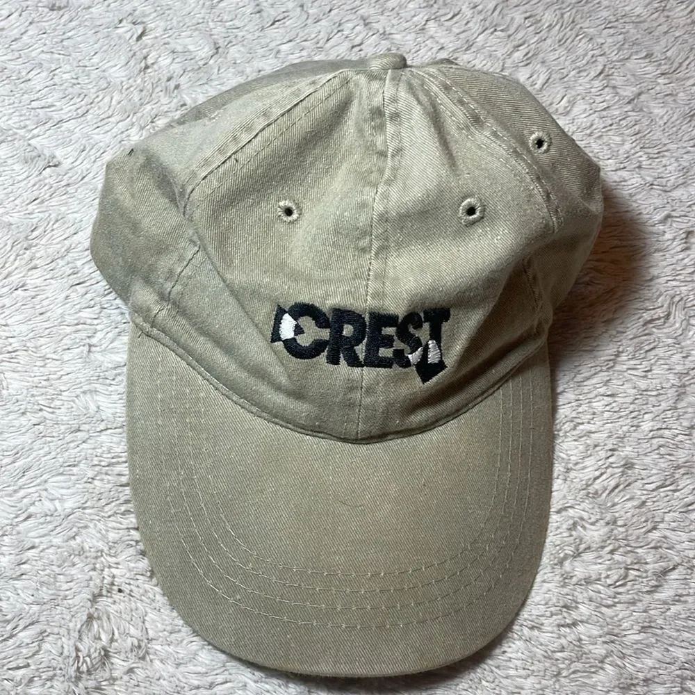 Crest hat - Picture 2 of 6